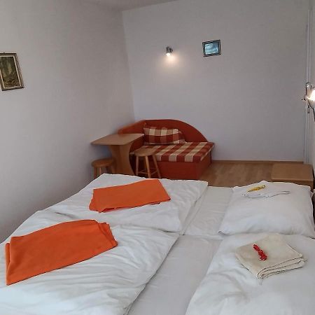 Hannah - Relax Dom Pod Orechom - 2I Rodinne Studio So Zdielanou Kuchynou Travnica Ngoại thất bức ảnh